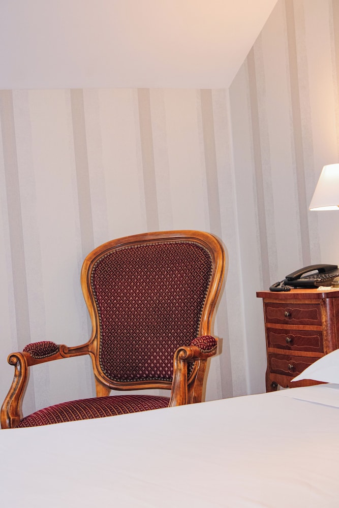 Hôtel La Villa Fleurie 44/69
