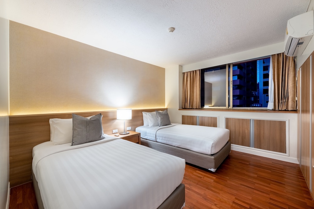 Bandara Silom Suites, Bangkok 15/78