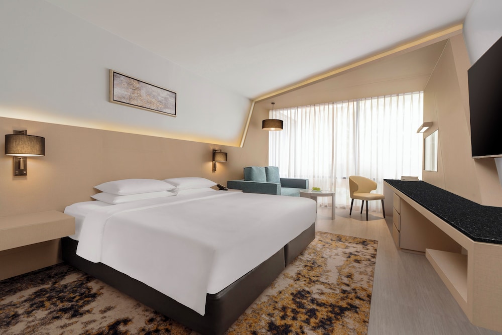 Room, King Bed, Sofa