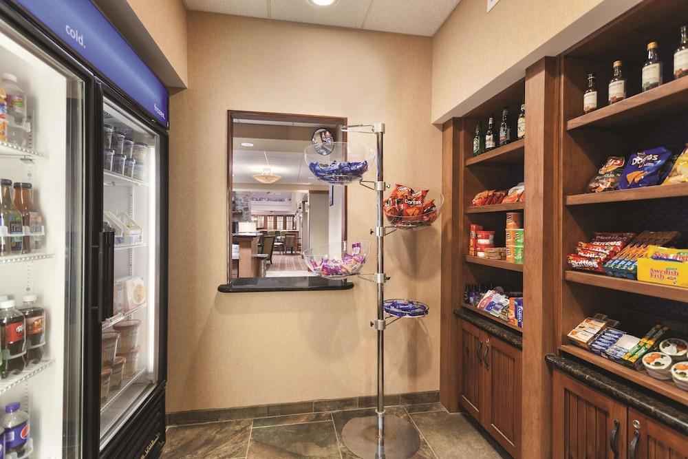 Hampton Inn Suites Lake George 24/61