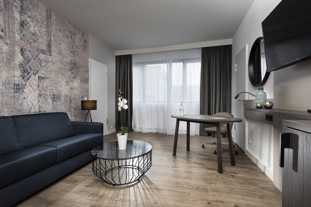 HOLIDAY INN BERLIN CITY WEST 33/71