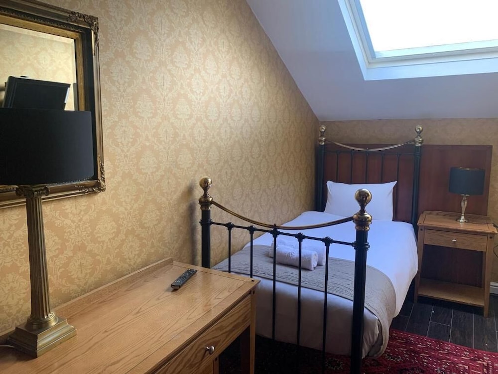 Beech Mount Hotel 40/44