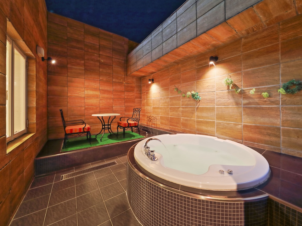 Hotel Fine Garden Suzuka 46/47