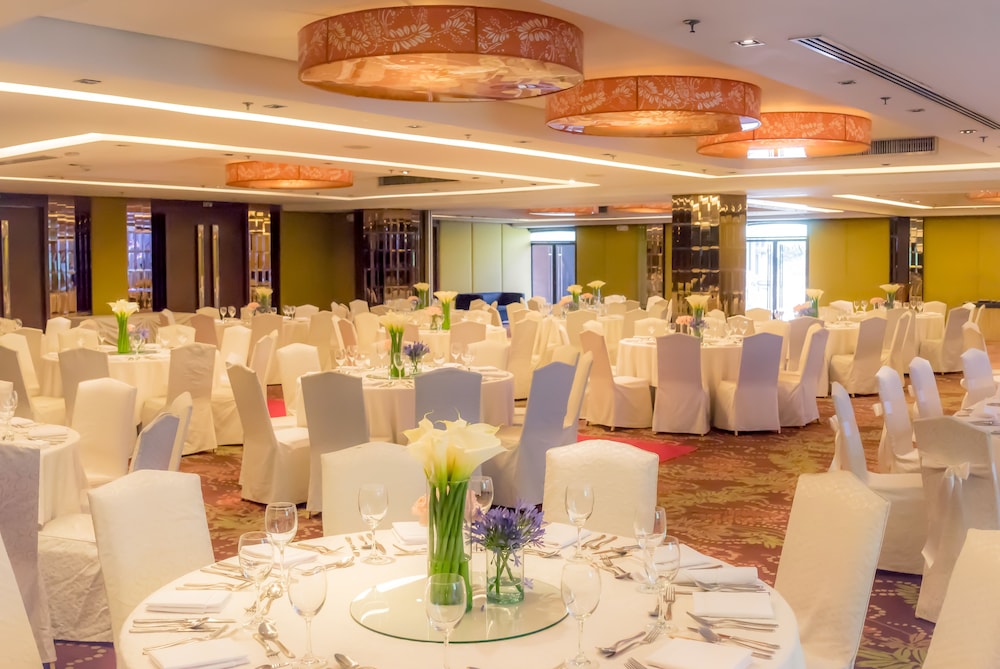 The Bayleaf Intramuros 53/56