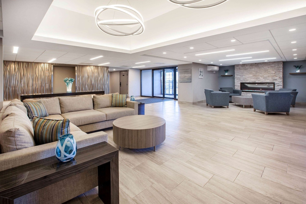 Wingate by Wyndham Detroit Metro Airport 22/44