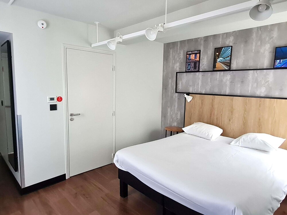 Ibis Tours Sud 18/67