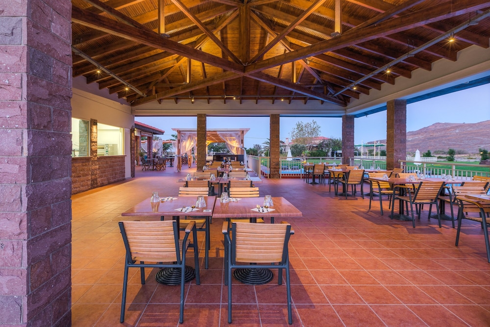 Aeolian Village Beach Resort 20/33