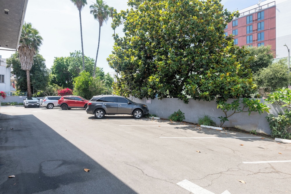 Hollywood City Inn 52/60