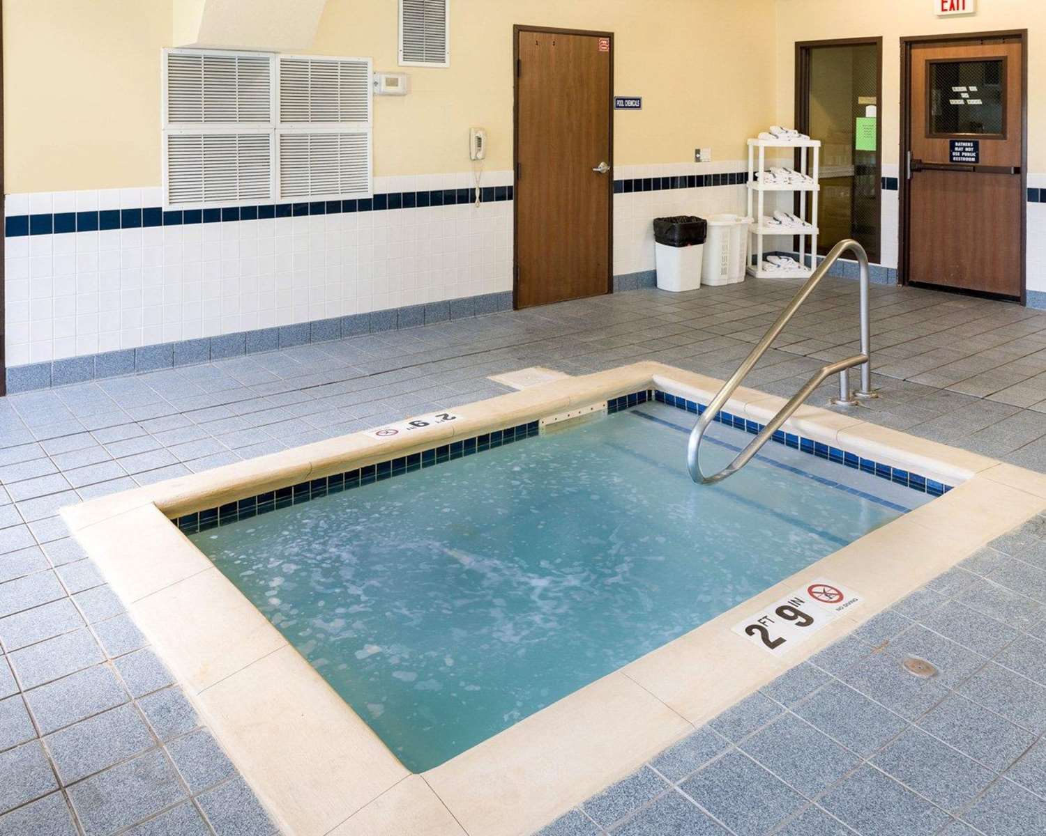 Quality Inn Lakeville North, MN 17/29