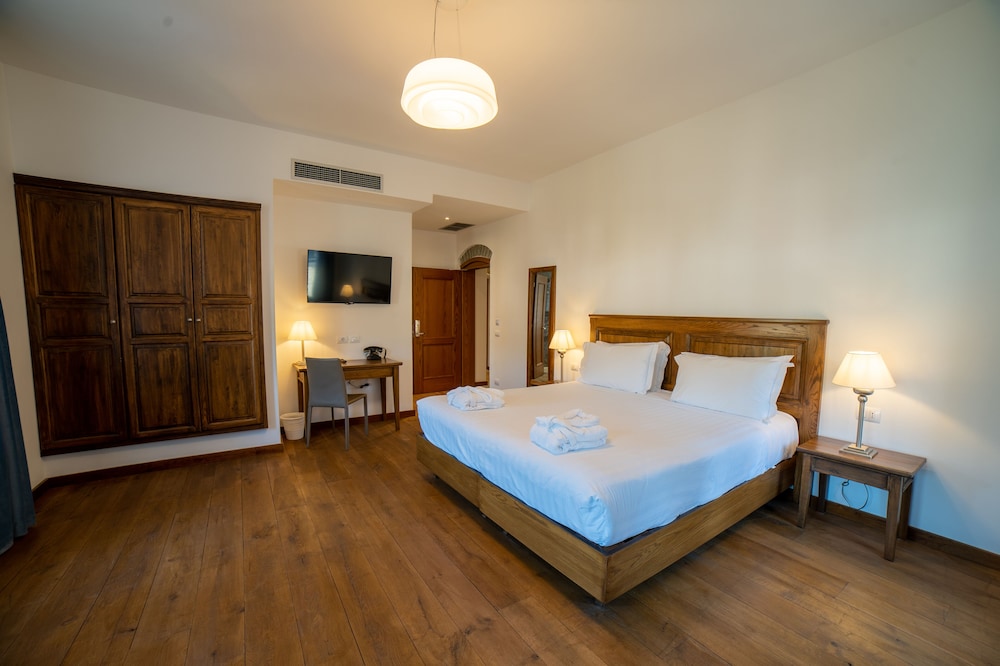 Villa Permet (Hotel & Restaurant) 12/33