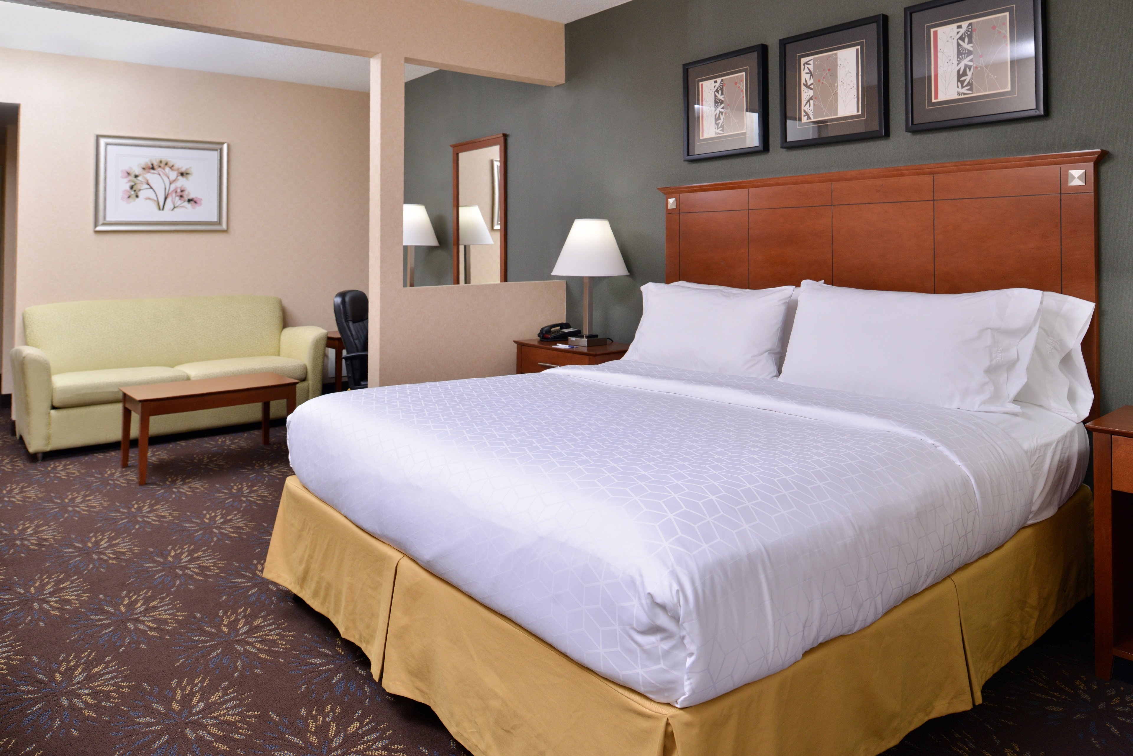 Holiday Inn Express Hotel Suites West Chester 31/76