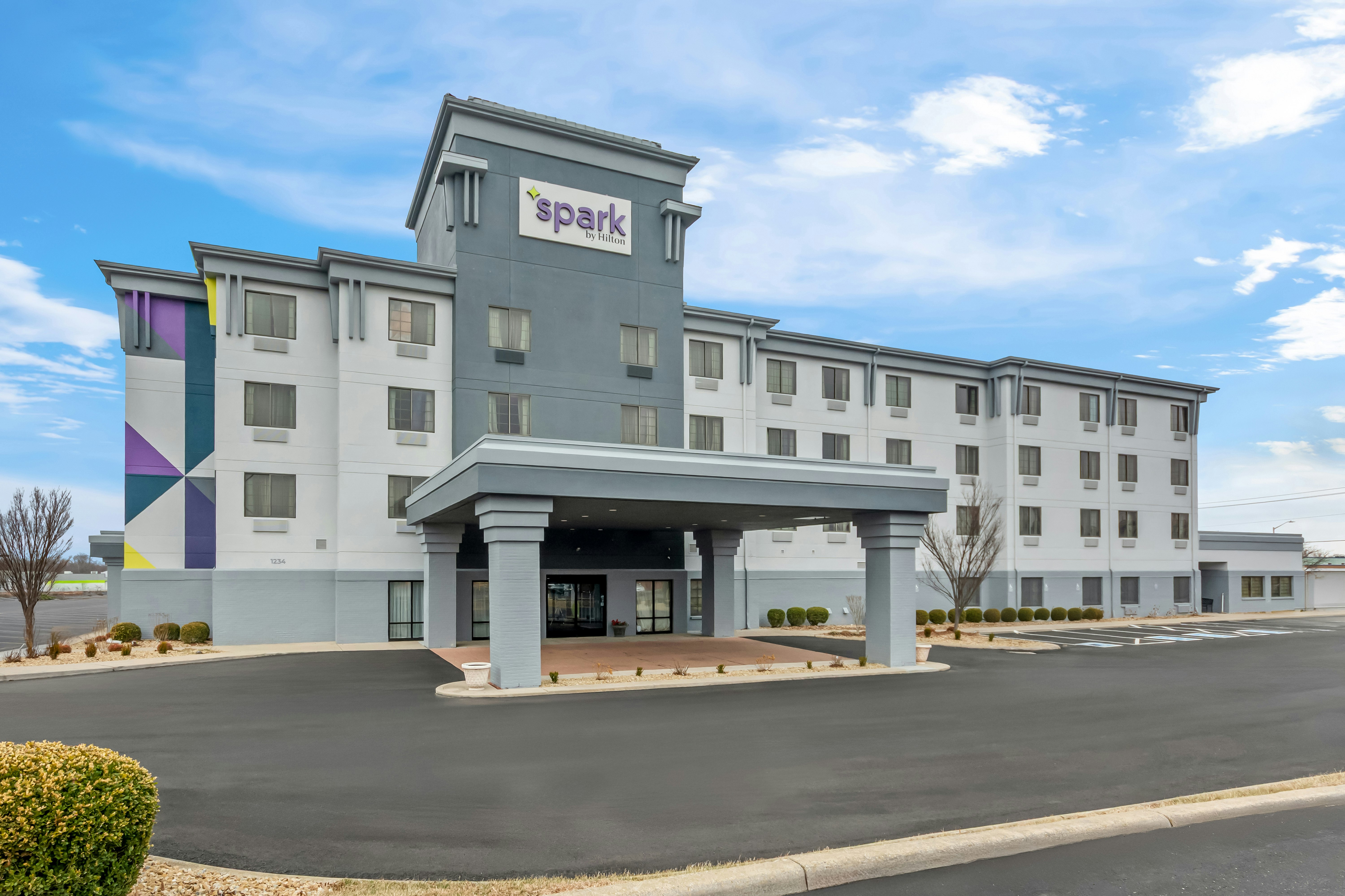 Spark by Hilton Cincinnati Fairfield 42/42