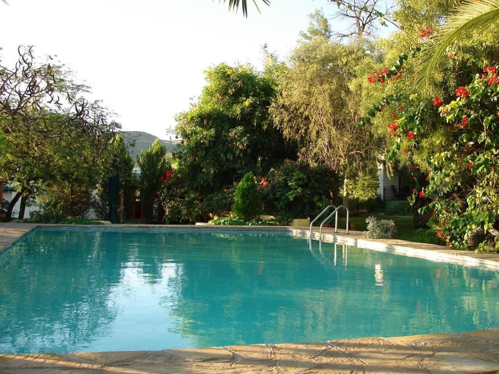 Corona Guest Farm 40/50