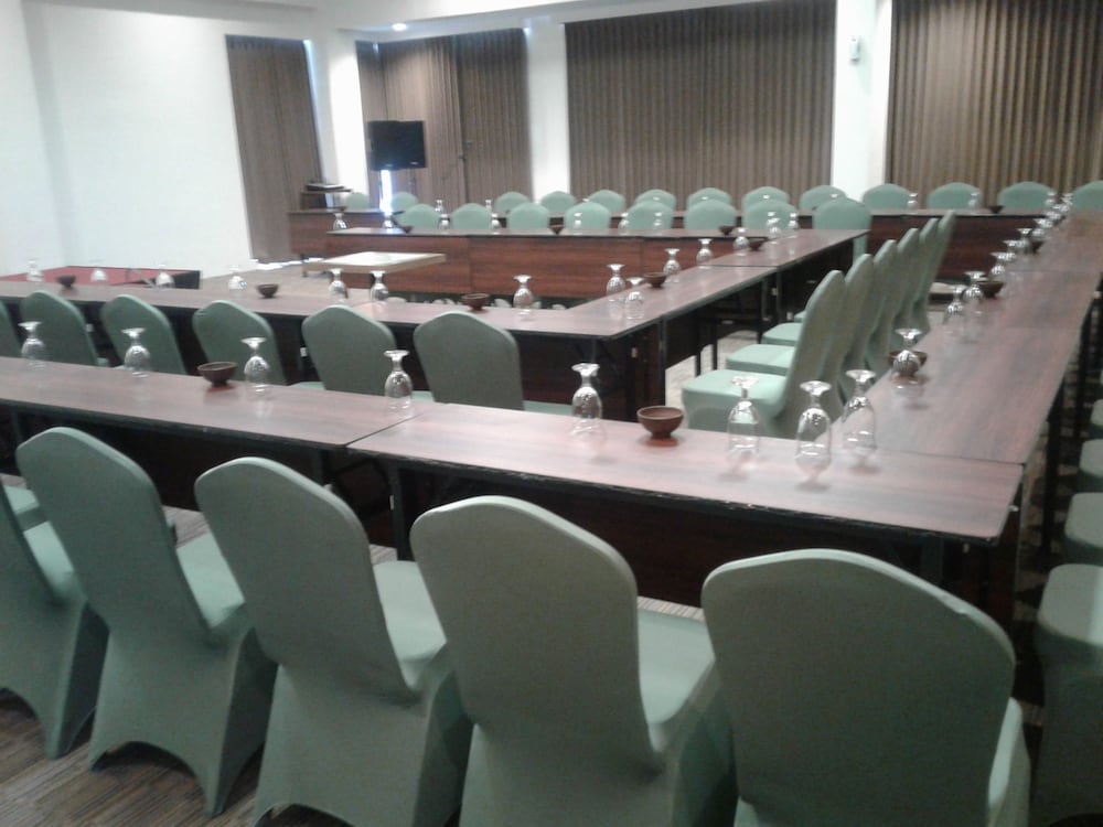 Opi Indah Hotel 42/52