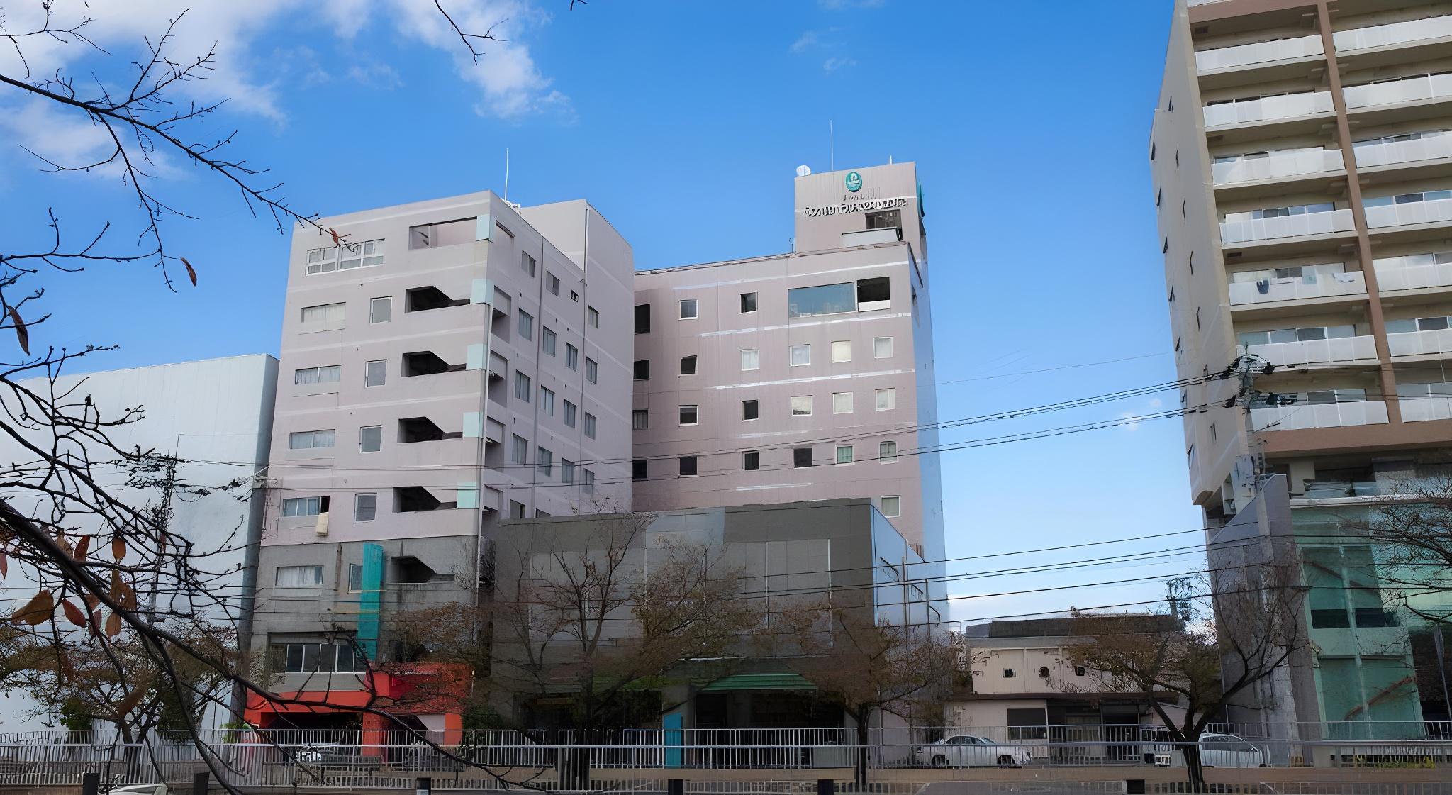 South Breeze Hotel 4/40