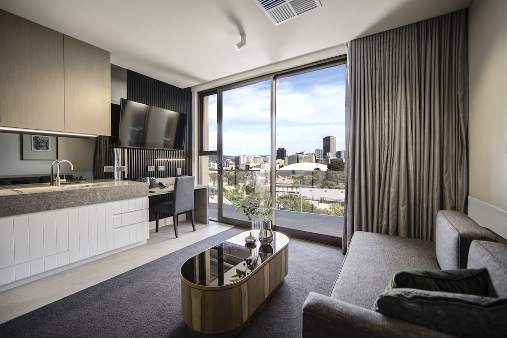Majestic M Suites 15/28