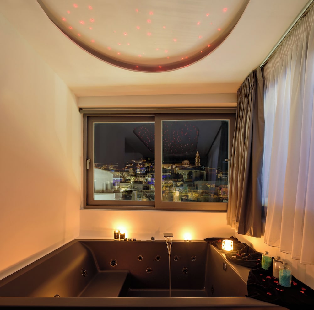 Tataki Hotel 45/72
