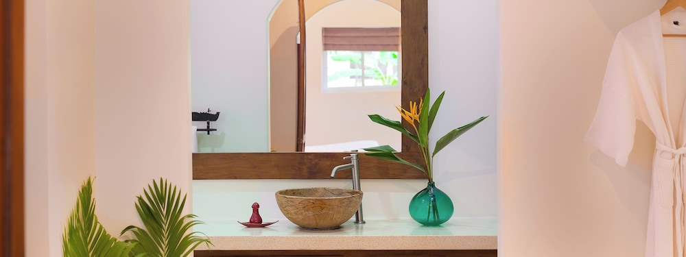 Navutu Dreams Resort And Wellness Retreat 11/72