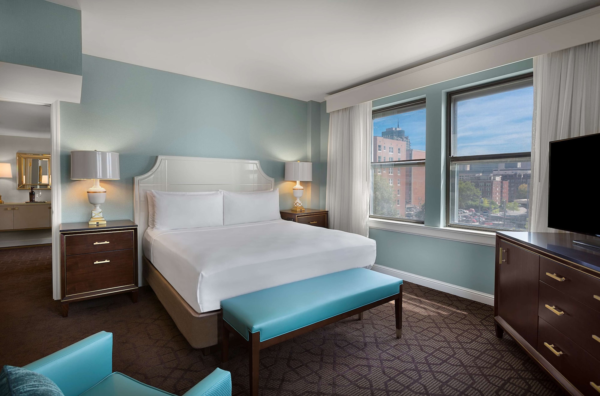 1 BEDROOM, SUITE, KING BED, ACCESSIBLE
