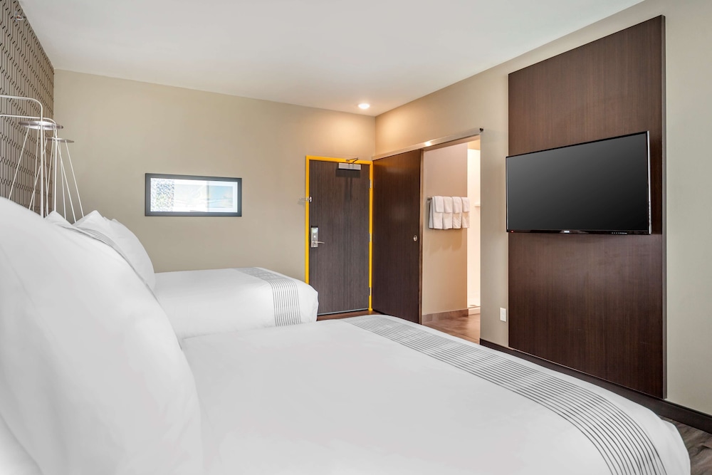 Glo Best Western Dawley Farms In Sioux Falls 10/47