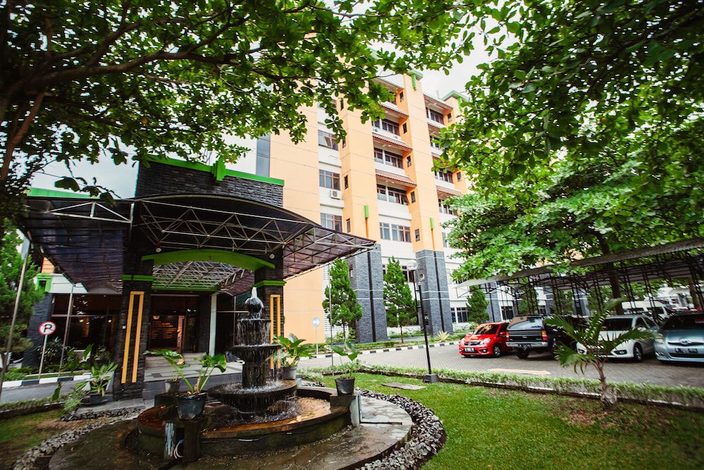 Mmugm Hotel 43/47