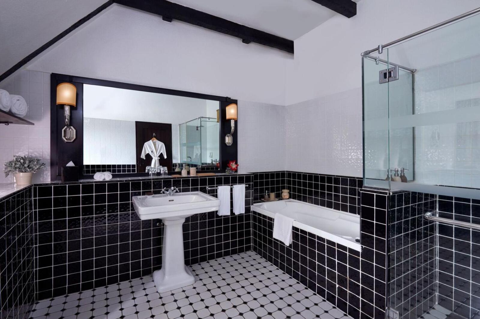 Junior Suite, Deluxe