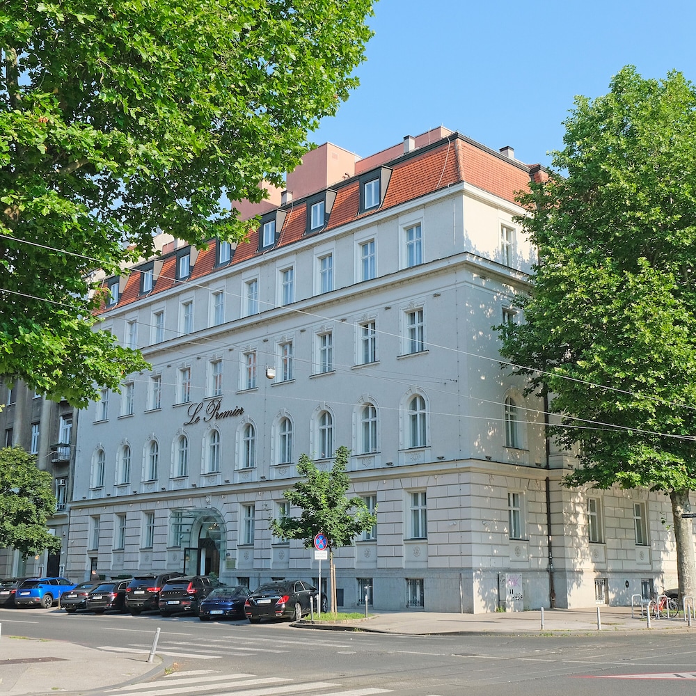 Le Premier Boutique Hotel 63/66