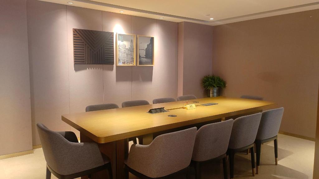 Yitel Premium(Shanghai Zhongshan Park) 43/50