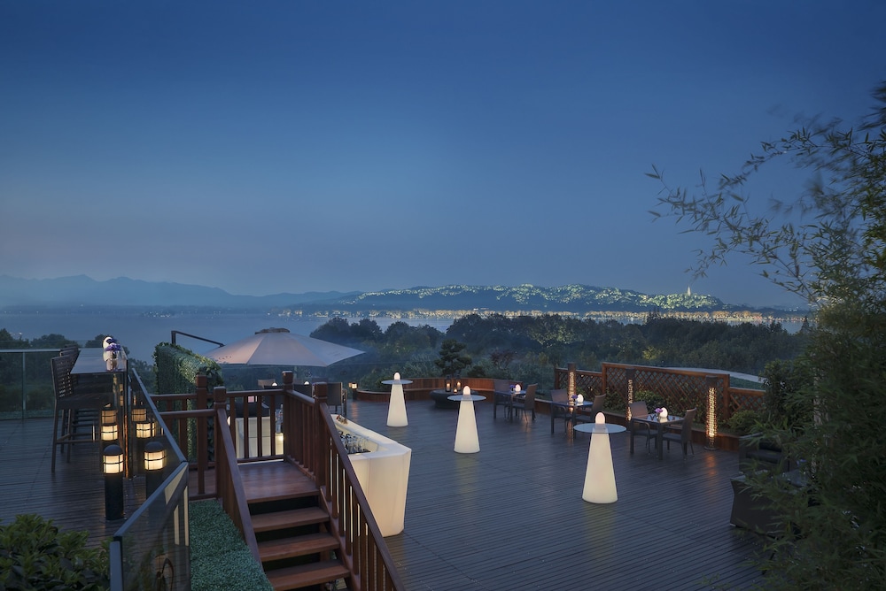 Sofitel Hangzhou Westlake 67/72
