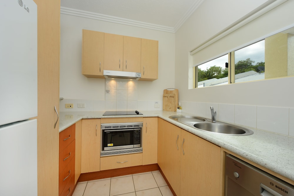 Central Plaza Port Douglas 48/63