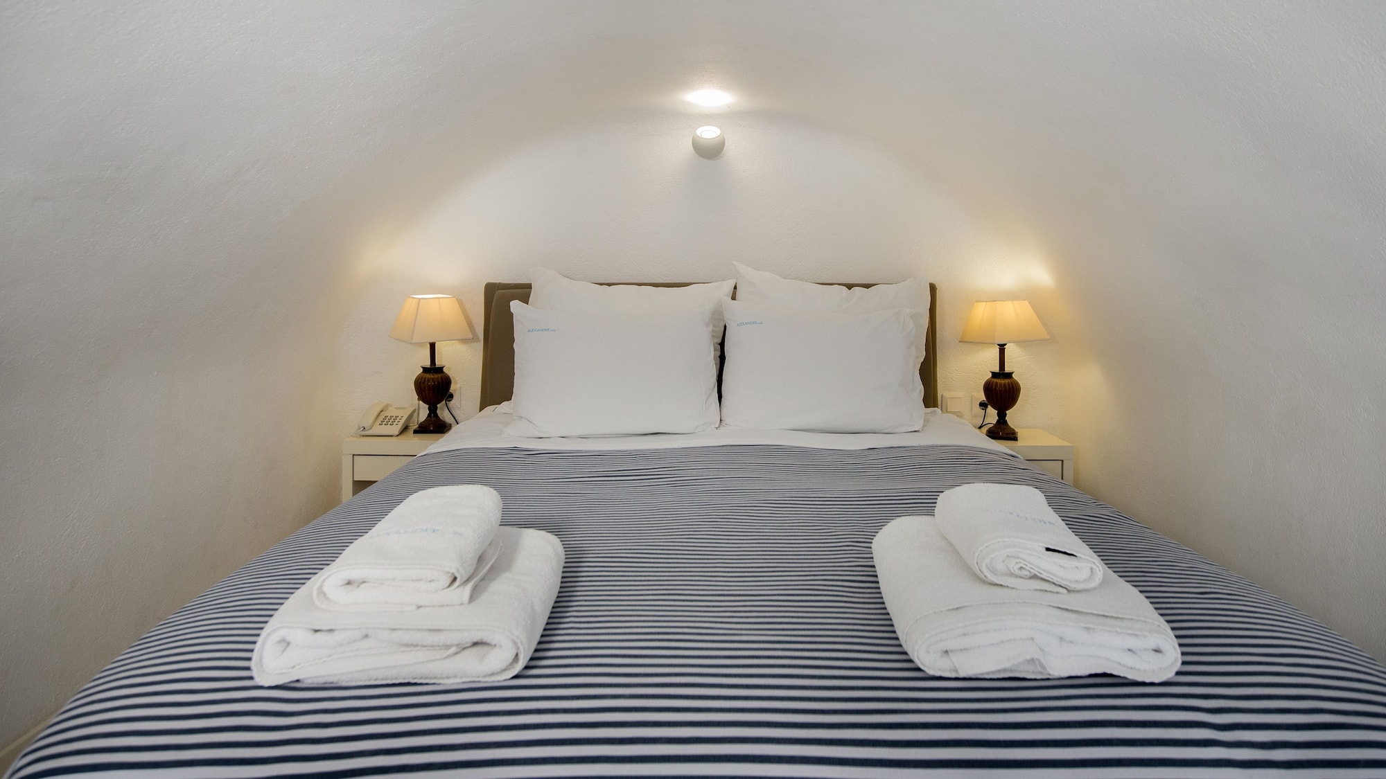 Duplex, Double Bed, Volcano View