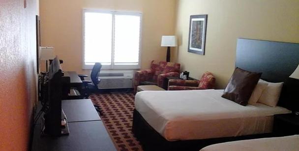 Baymont Inn &amp; Suites Crystal City 4/16