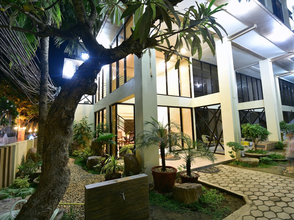 Anahaw Apartments Whitebeach 45/51