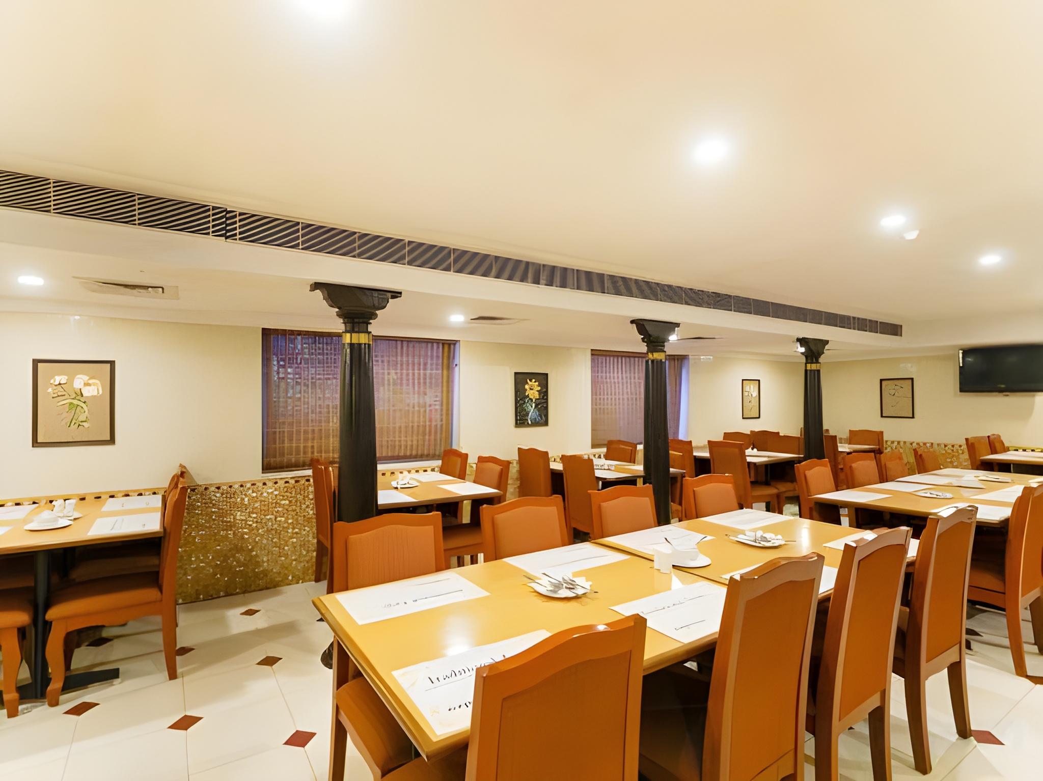 HOTEL CHANDRA PARK 27/42
