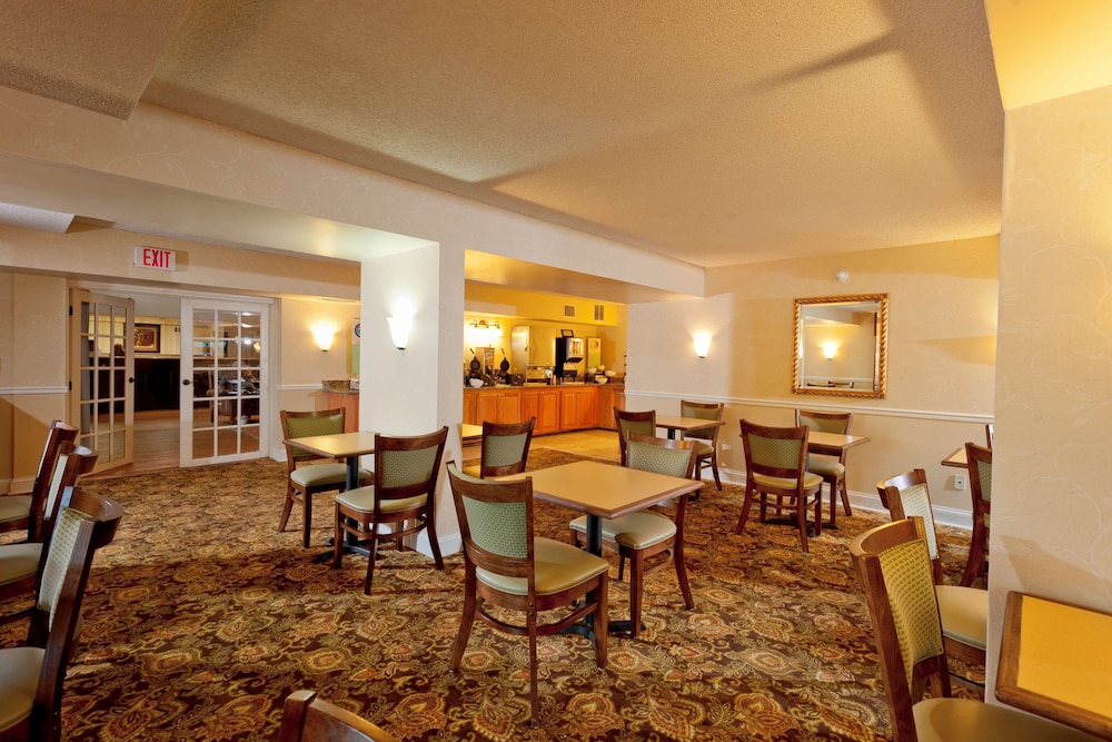 Country Inn and Suites By Radisson Atlanta Airport South GA 29/43