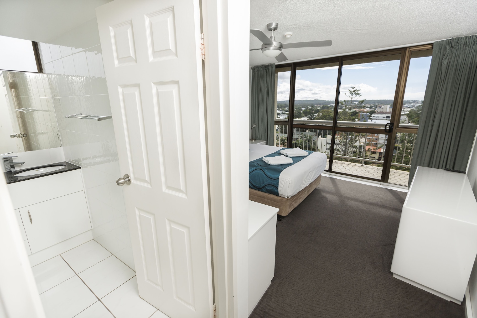 1 Bedroom, Apartment, Queen Bed, Water View