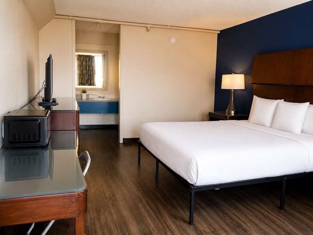 Hotel Cartersville, GA 11/50