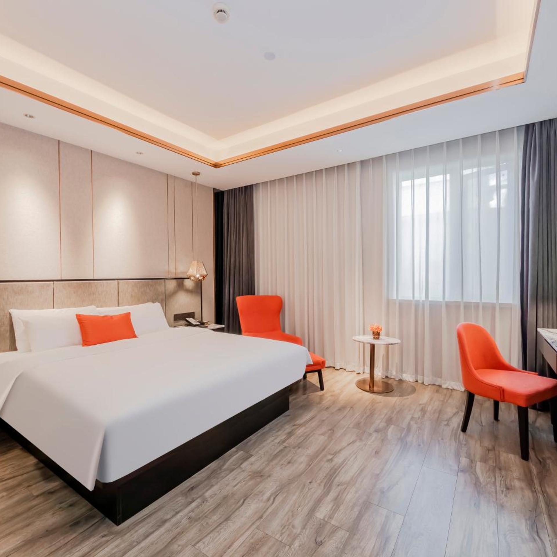 Yitel Premium (Shanghai people's Square Nanjing Road Pedestrian Street shop) 12/47