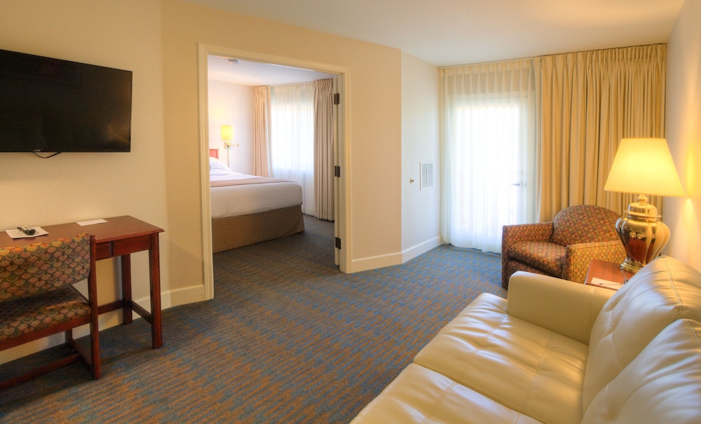 Ashland Hills Hotel Suites 36/51