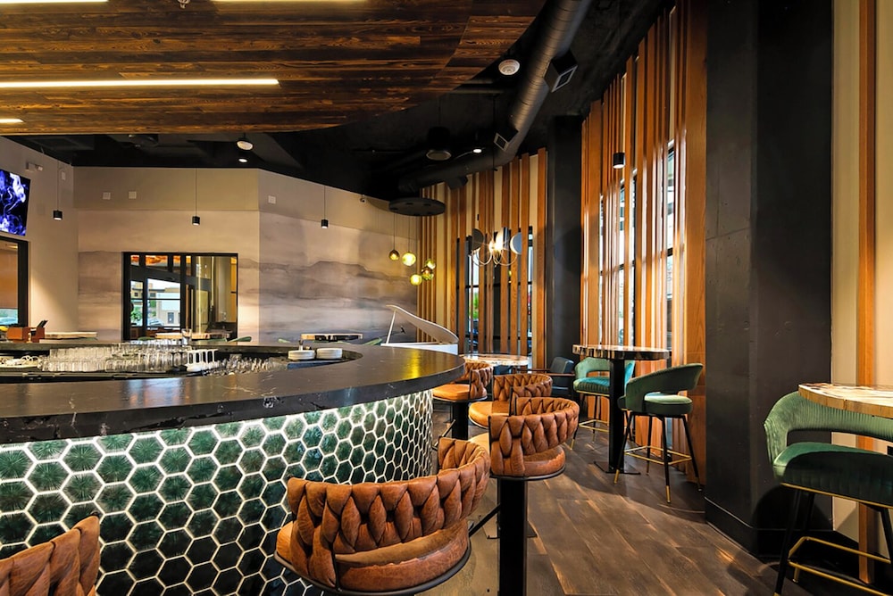 Inn At 500 Capitol 36/53
