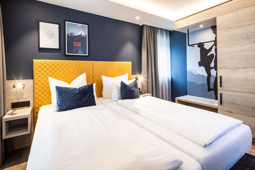 Room, Double Bed, Courtyard View, Balcony