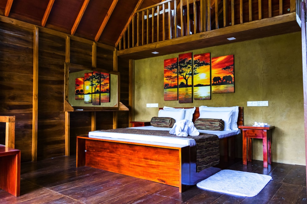 Kandy Cabana Eco Resort 8/36