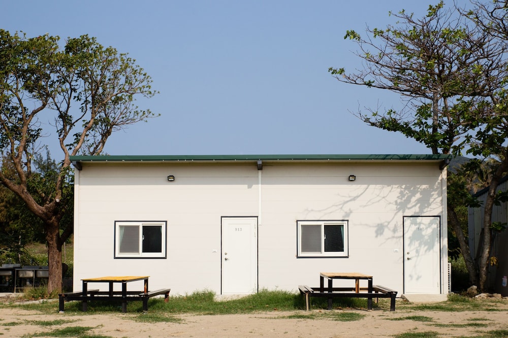 Kenting Dajianshan Wilderness Bungalow 1/32