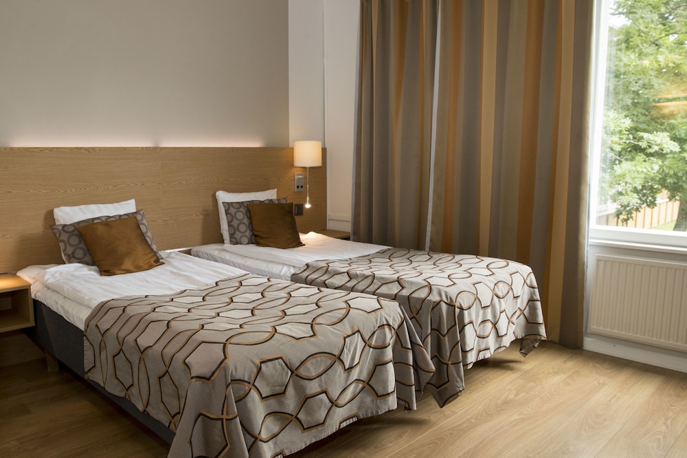 Savoy Hotel 13/36