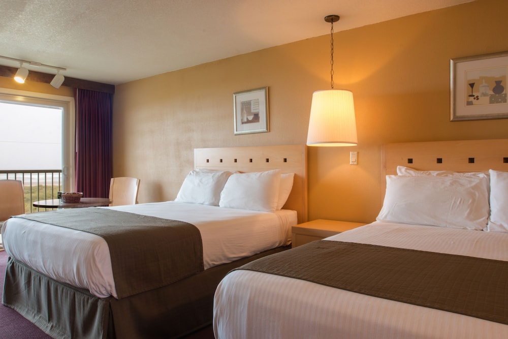Hi Tide Oceanfront Inn 25/52
