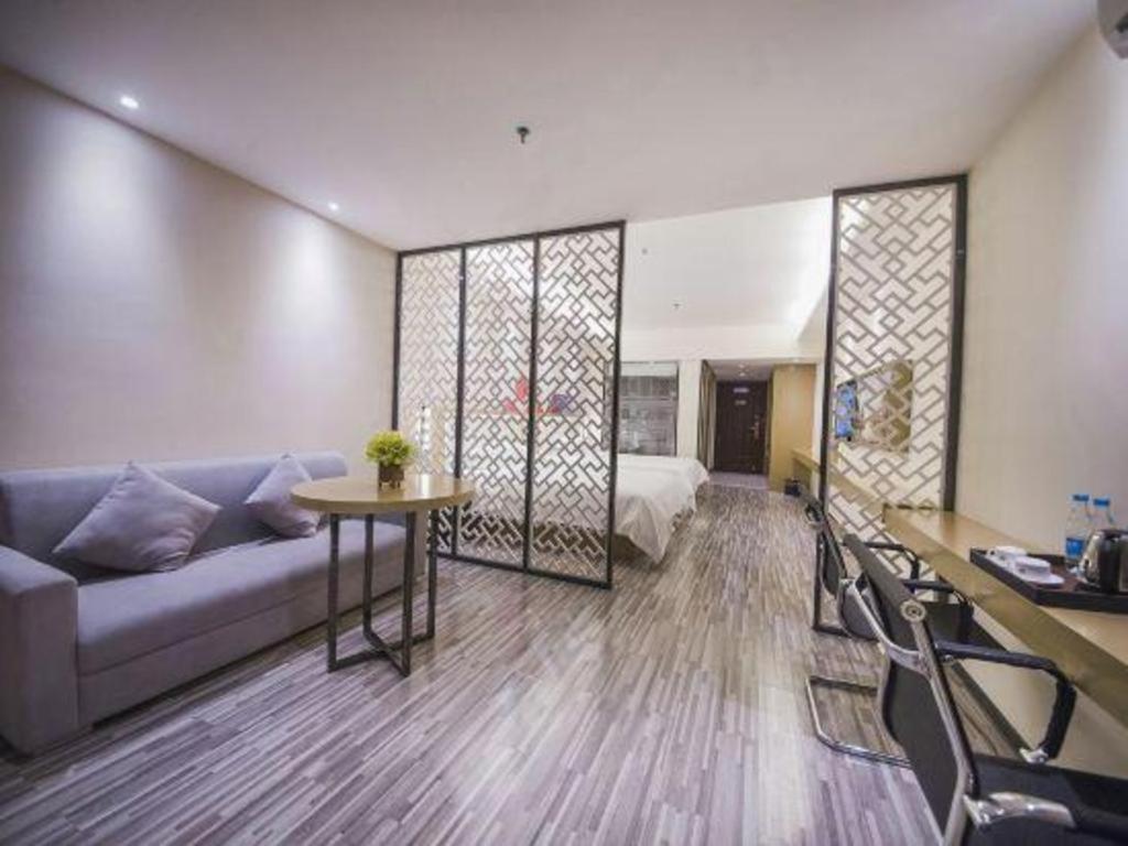 Borrman Hotel Guilin North Railway Station Hengda Square 32/49