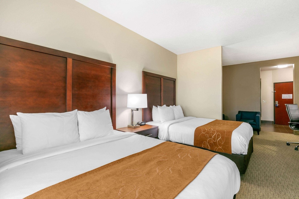 Upgrade, Suite, 2 Queen Beds, Sofa