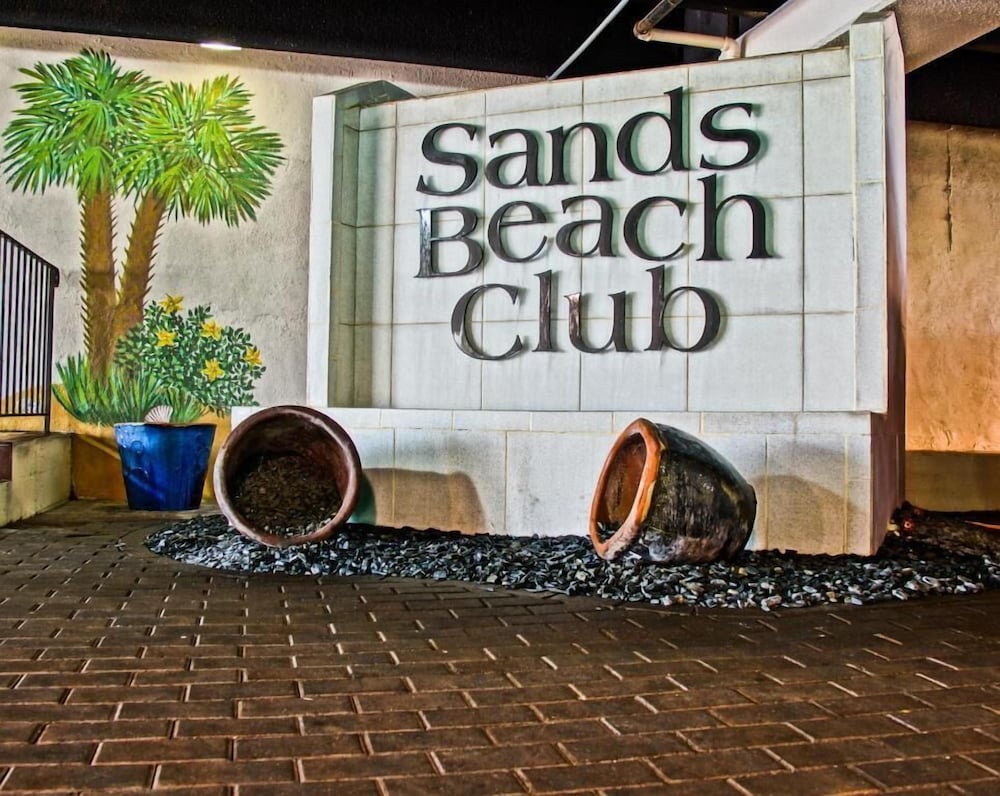 Sands Beach Club 27/69