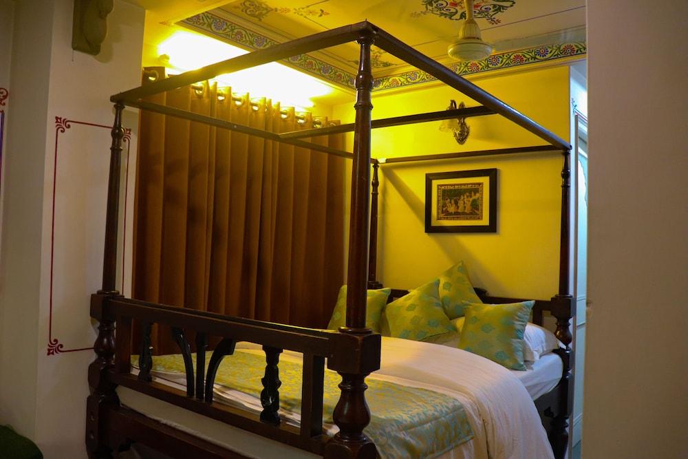 Mewar Haveli 30/57