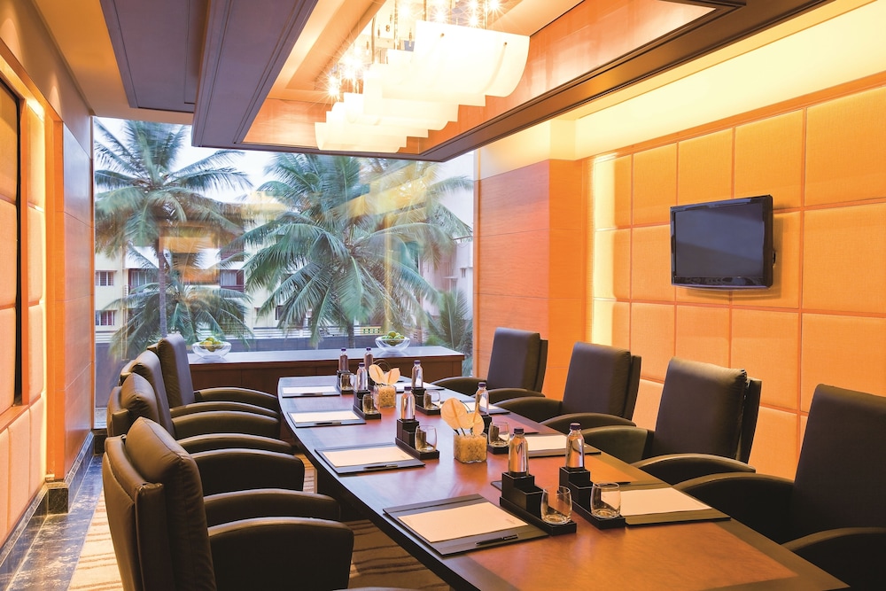 Gokulam Grand Hotel Spa 67/75